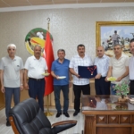 Yılın ilk Antep fıstığı yetiştiricisi altınla ödüllendirildi 4 Yılın ilk Antep fıstığı yetiştiricisi altınla ödüllendirildi