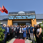 Adalet Bakanı Tunç, Gaziantep'te ziyaretlerde bulundu