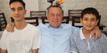 Belediye Başkanı Doğan, YKS Türkiye birincisin Özyurtseven'i ziyaret etti 43 Belediye Başkanı Doğan, YKS Türkiye birincisin Özyurtseven'i ziyaret etti