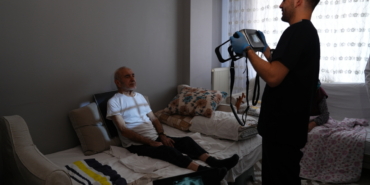 Evde sağlık hizmeti hastane sürecini ev ortamına taşıyarak hasta konforunu artırıyor 42 Evde sağlık hizmeti hastane sürecini ev ortamına taşıyarak hasta konforunu artırıyor