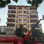 Gaziantep'te apartmanın çatısı yangında hasar gördü 4 Gaziantep'te apartmanın çatısı yangında hasar gördü