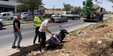 Gaziantep'te beton mikseriyle çarpışan motosikletteki kadın öldü, oğlu yaralandı 45 Gaziantep'te beton mikseriyle çarpışan motosikletteki kadın öldü, oğlu yaralandı