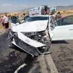 Gaziantep'te otomobil ile hafif ticari araç çarpıştı, 7 kişi yaralandı 5 Gaziantep'te otomobil ile hafif ticari araç çarpıştı, 7 kişi yaralandı