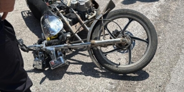Gaziantep'te otomobille çarpışan motosikletteki 2 kişi yaralandı
