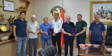 Sezonun ilk Antep fıstığı mahsulü altınla ödüllendirildi