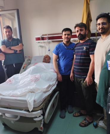 Silopi'de bağırsak kanseri ameliyatı olan iki hasta sağlığına kavuştu