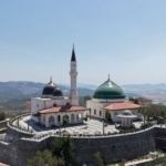 Depremlerde hasar alan Hz. Ukkaşe Türbesi yeniden ziyarete açıldı 4 Depremlerde hasar alan Hz. Ukkaşe Türbesi yeniden ziyarete açıldı
