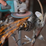 Doğa bilinci için metal atıklarla nesli tükenen Kauai kuşu heykeli yaptı 12 Doğa bilinci için metal atıklarla nesli tükenen Kauai kuşu heykeli yaptı