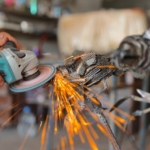 Doğa bilinci için metal atıklarla nesli tükenen Kauai kuşu heykeli yaptı 16 Doğa bilinci için metal atıklarla nesli tükenen Kauai kuşu heykeli yaptı
