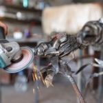 Doğa bilinci için metal atıklarla nesli tükenen Kauai kuşu heykeli yaptı 19 Doğa bilinci için metal atıklarla nesli tükenen Kauai kuşu heykeli yaptı