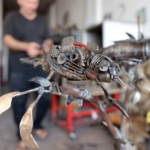 Doğa bilinci için metal atıklarla nesli tükenen Kauai kuşu heykeli yaptı 14 Doğa bilinci için metal atıklarla nesli tükenen Kauai kuşu heykeli yaptı
