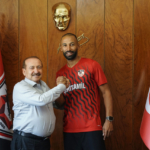 Gaziantep FK, Nazım Sangare'yi renklerine bağladı 5 Gaziantep FK, Nazım Sangare'yi renklerine bağladı