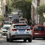 Gaziantep'te 40 yıl kesinleşmiş hapis cezası bulunan hükümlü yakalandı 4 Gaziantep'te 40 yıl kesinleşmiş hapis cezası bulunan hükümlü yakalandı