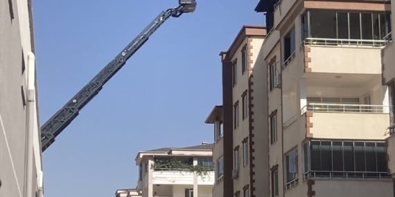 Gaziantep'te apartmanın terasında çıkan yangın söndürüldü 79 Gaziantep’te apartmanın terasında çıkan yangın söndürüldü
