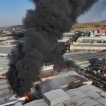 Gaziantep'te geri dönüşüm fabrikasında yangın çıktı 5 Gaziantep'te geri dönüşüm fabrikasında yangın çıktı