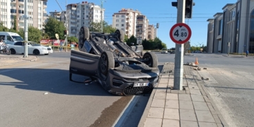Gaziantep'te iki otomobilin çarpıştığı kazada 1 kişi yaralandı 42 Gaziantep'te iki otomobilin çarpıştığı kazada 1 kişi yaralandı
