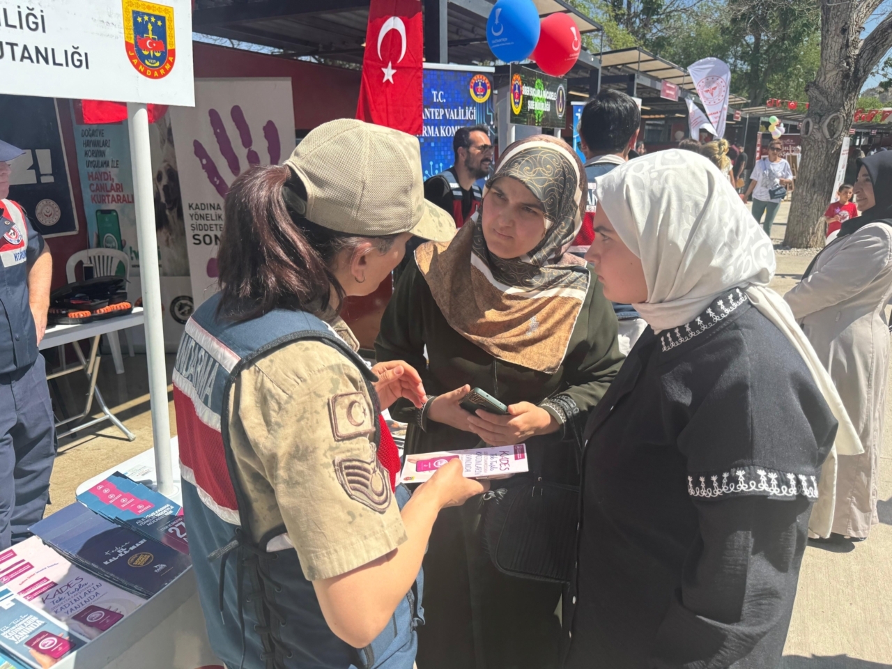 Gaziantep'te jandarma KADES'i tanıttı