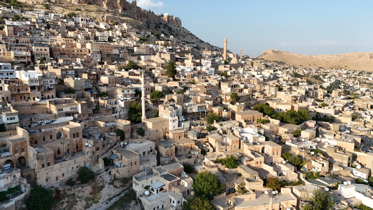 Mardin ve Batman'da sıcak havada "dam palas" keyfi