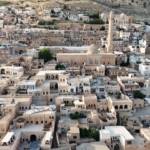 Mardin ve Batman'da sıcak havada "dam palas" keyfi 20 Mardin ve Batman'da sıcak havada "dam palas" keyfi