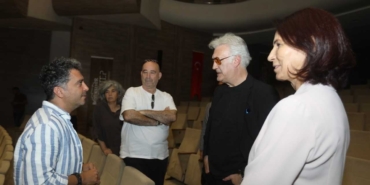 Devlet Tiyatroları Genel Müdürü Tamer Karadağlı, Gaziantep'te sahnelenecek oyunun provasını ziyaret etti