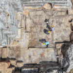 Diyarbakır'da eski taş ocağındaki arkeolojik kazıda 112 mezar bulundu