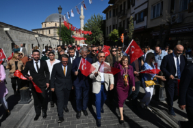 GastroAntep Kültür Yolu Festivali kortej yürüyüşüyle başladı
