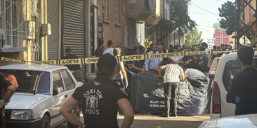 Gaziantep'te bir kişi karısını öldürdükten sonra intihar etti 1 Gaziantep'te bir kişi karısını öldürdükten sonra intihar etti