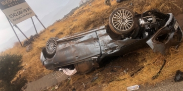 Gaziantep'te çarpışan otomobillerdeki 3 kişi yaralandı