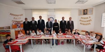 Gaziantep'te eğitim öğretime başlayan 140 bin öğrenciye boya seti dağıtıldı