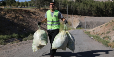 Şanlıurfalı genç 105 gündür çevreyi temizliyor