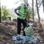 Şanlıurfalı genç 105 gündür çevreyi temizliyor