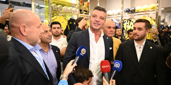 Fenerbahçe Kulübü Başkanı Saran, Gaziantep'teki Fenerium'u ziyaret etti 13 Fenerbahçe Kulübü Başkanı Saran, Gaziantep'teki Fenerium'u ziyaret etti