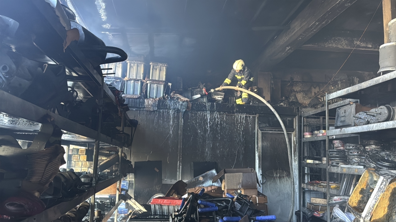 Gaziantep'te iş yerinde çıkan yangın kontrol altına alındı