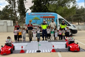 Gaziantep'te öğrencilere trafik kuralları anlatıldı 12 Gaziantep'te öğrencilere trafik kuralları anlatıldı