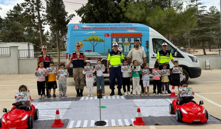 Gaziantep'te öğrencilere trafik kuralları anlatıldı 32 Gaziantep'te öğrencilere trafik kuralları anlatıldı