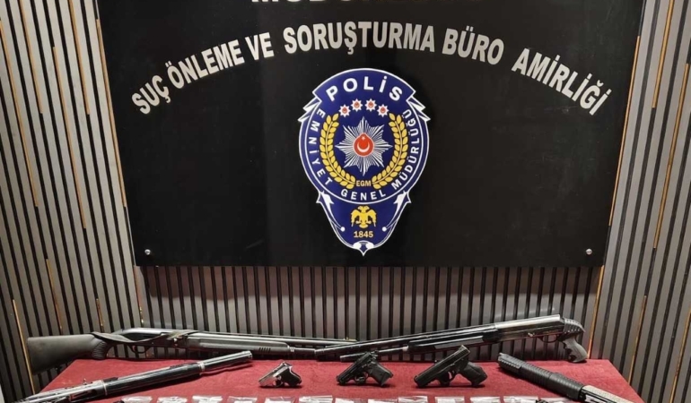 Gaziantep'te uyuşturucu operasyonunda 4 kişi yakalandı 30 Gaziantep'te uyuşturucu operasyonunda 4 kişi yakalandı