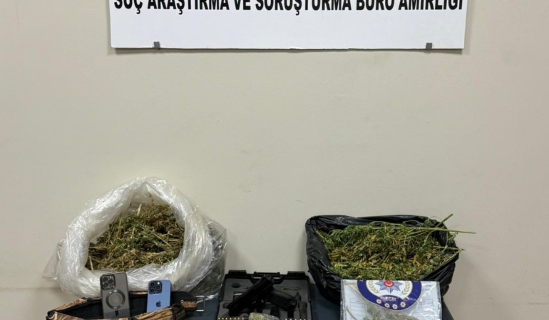 Gaziantep'te uyuşturucu operasyonunda 4 şüpheli yakalandı 28 Gaziantep'te uyuşturucu operasyonunda 4 şüpheli yakalandı