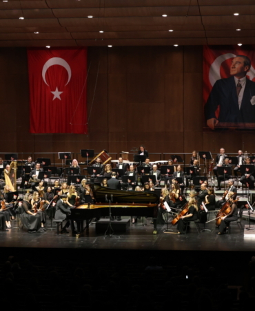 İDSO Cumhuriyet Bayramı Konseri ile 102. yılı kutladı 5 İDSO Cumhuriyet Bayramı Konseri ile 102. yılı kutladı