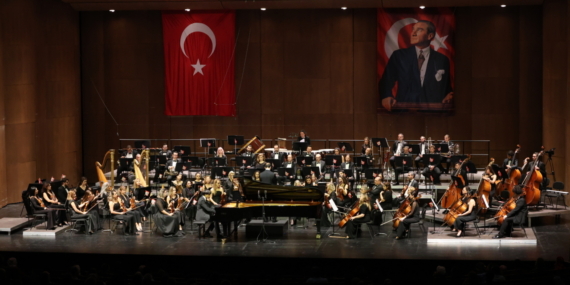 İDSO Cumhuriyet Bayramı Konseri ile 102. yılı kutladı 15 İDSO Cumhuriyet Bayramı Konseri ile 102. yılı kutladı
