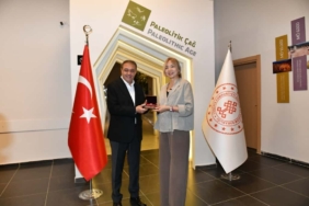 Japon Sanatçı Yamaguchi, Şanlıurfa Müzesini gezdi