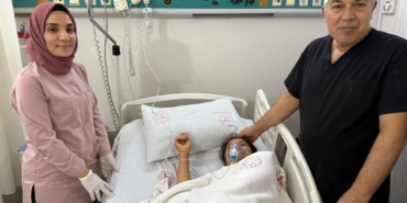 Şanlıurfa'da eşarbını düzelten kız çocuğunun yuttuğu toplu iğne ameliyatla alındı