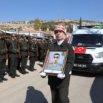 Şehit Piyade Er Eyüp Güner için Gaziantep'te tören düzenlendi 13 Şehit Piyade Er Eyüp Güner, Gaziantep'te toprağa verildi