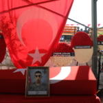 Şehit Piyade Er Eyüp Güner için Gaziantep'te tören düzenlendi 9 Şehit Piyade Er Eyüp Güner, Gaziantep'te toprağa verildi