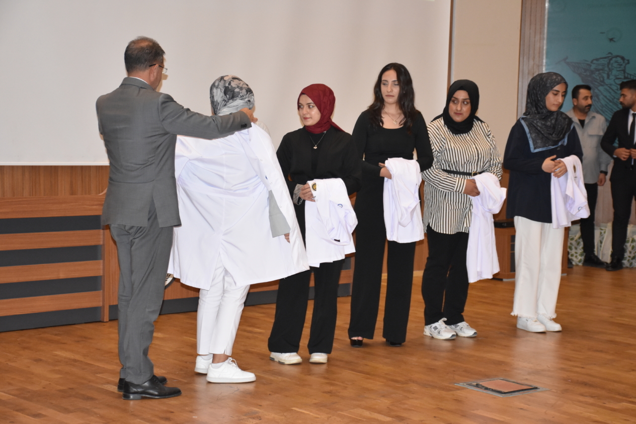 Şırnak Üniversitesinde "Beyaz Önlük Giyme Töreni" düzenlendi