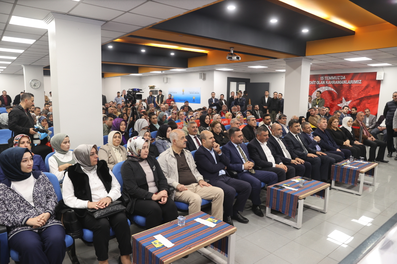 TBMM Milli Savunma Komisyonu Başkanı Hulusi Akar, Gaziantep'te "Terörsüz Türkiye" sürecini anlattı