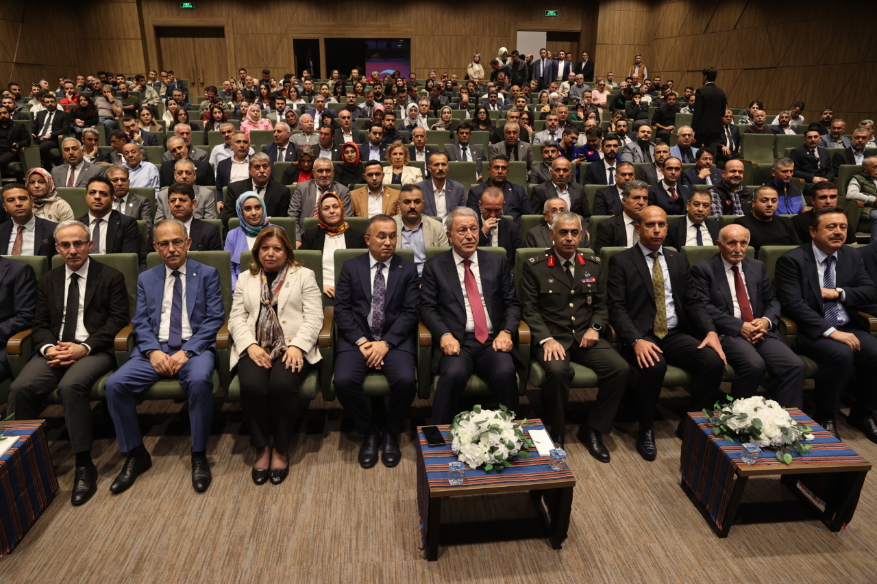 TBMM Milli Savunma Komisyonu Başkanı Hulusi Akar, Gaziantep'te ziyaretlerde bulundu