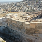 Urfa Kalesi'nde 5. yüzyıla ait yazıtlı mozaik gün yüzüne çıkarıldı 5 Urfa Kalesi'nde 5. yüzyıla ait yazıtlı mozaik gün yüzüne çıkarıldı