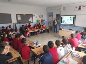 Yeşilay'dan öğrencilere "Teknoloji Bağımlılığı ve Sağlıklı Yaşam" semineri