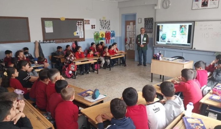 Yeşilay'dan öğrencilere "Teknoloji Bağımlılığı ve Sağlıklı Yaşam" semineri 5 Yeşilay'dan öğrencilere "Teknoloji Bağımlılığı ve Sağlıklı Yaşam" semineri