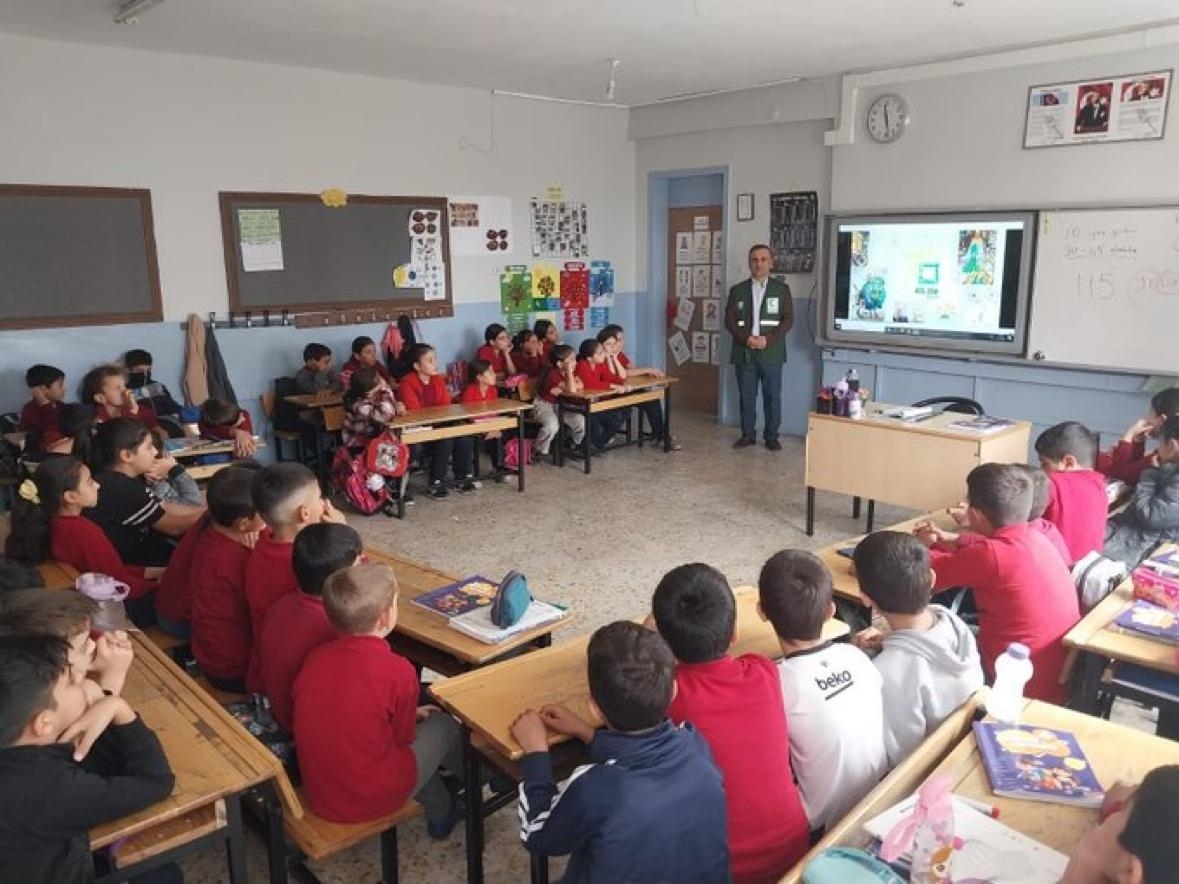 Yeşilay'dan öğrencilere "Teknoloji Bağımlılığı ve Sağlıklı Yaşam" semineri